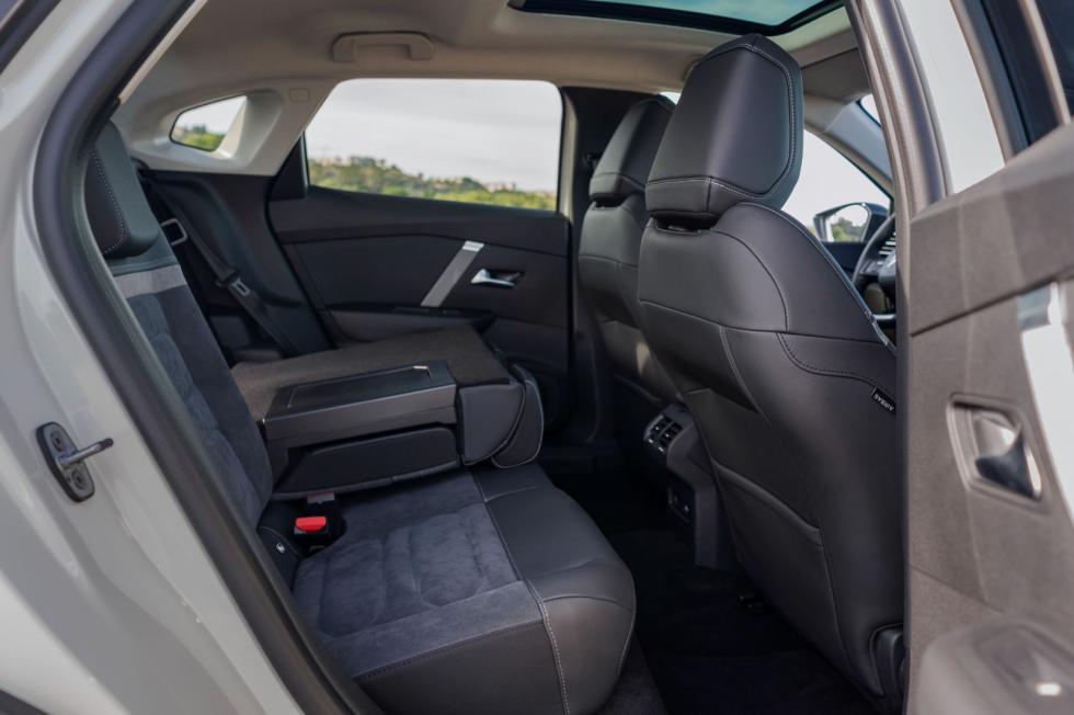 Οι τιμές των Citroen C4 X και e-C4 X στην ελληνική αγορά